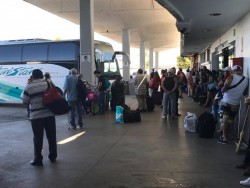 No se dan abasto con el éxodo de turistas