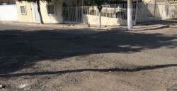Cada vez más en peores condiciones, la calle Zeus de la CANACO