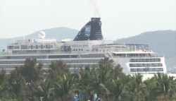 Llegan más de tres mil personas en crucero turístico