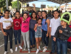 Realizan en escuela festejo con causa