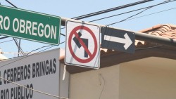 Comerciantes se quejan por falta de estacionamiento en par vial