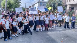 De escuela al cien... no llega ni al cincuenta