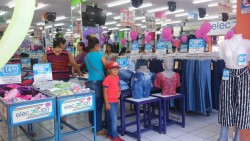 Aumentan ventas de ropa y calzado