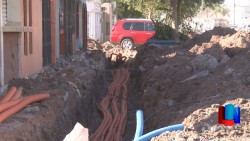 Colocan tubería para cableado eléctrico y telefónico