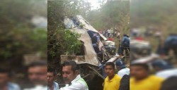 Volcadura de autobús deja 17 fallecidos