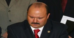 Indagan caja chica de César Duarte