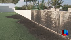 Esperan reparación de campo de futbol dañado