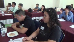 Capacitan a universitarios para que sean empresarios