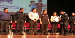 Reconocen a 200 Elementos por 25 años de servicio