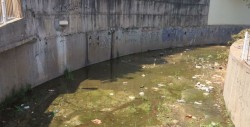 Vuelven a ensuciar el arroyo del piojo