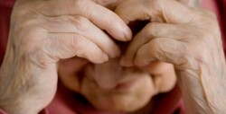 Una de cada seis adultos mayores sufre algún tipo de abuso: OMS