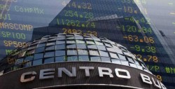 Peso gana y la Bolsa Mexicana retrocede