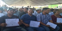 Entregan cartas de apoyo para el sector agrícola y ganadero