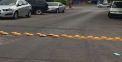 Boyas generan problema a conductores por la Morelos