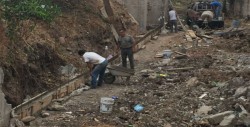 Se oponen a la construcción de una barda en pleno arroyo