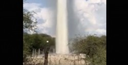 #VIDEO Géiser surge en pozo de CFE