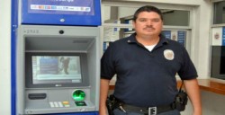 Policía Municipal halla 6 mil pesos en cajero automático y los regresa