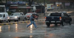 Canal de baja presión y onda tropical 16 provocarán lluvias en el país