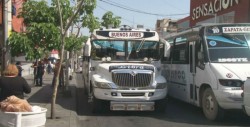 Dan incremento de un peso al transporte urbano y foráneo