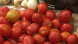 Afecta aumento en el precio del tomate y el aguacate