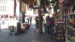 Obstáculos en banquetas del centro