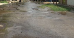 Una gran fuga de agua recorre varios fraccionamientos de Culiacán
