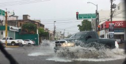 Lluvia de esta tarde desquicia como siempre Culiacán