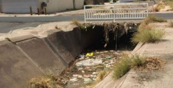 Analizan sanciones severas para quienes tiren basura en arroyos