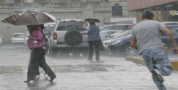 Onda tropical 26 y canal de baja presión traerá tormentas en el país