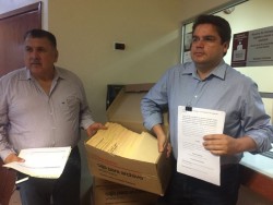 Más de cinco mil firmas para exigir dos uniformes gratuitos..