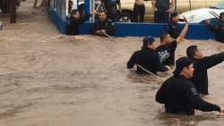 Sube a 11 las personas atrapadas en las cascadas de San Antonio