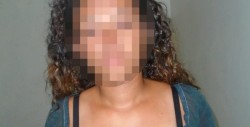 Mujer escandalizaba, la detienen y le encuentran droga