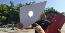 Decenas de personas se dan cita en CCS para apreciar el eclipse