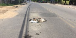 Con baches la calle Luis G. Urbina en Bachigualato