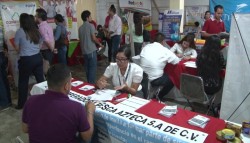 Habrá trabajo para recién graduados..