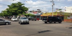 Sin funcionar semáforo por Madero y Andrade