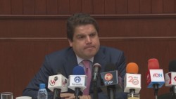 Roberto Cruz lamenta que pretendan eliminar por completo entrega de uniformes escolares