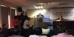 Entrega rector de la UAS plan de desarrollo institucional 2021