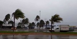 "Max" toca tierra en costas de Guerrero