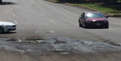 Peligroso bache se hace cada vez más grande y profundo