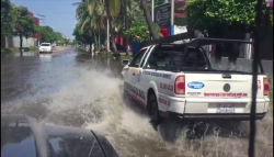 Se inunda la avenida "Cruz Lizárraga"