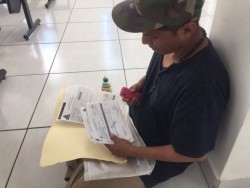 Molestos pacientes por atención médica retardada
