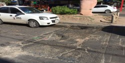 Baches por Constitución frente al Hospital Pediátrico de Sinaloa