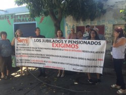 Exigen pago inmediato: Maestros Jubilados