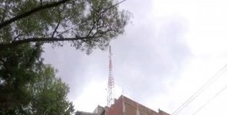 Alertan por antena en riesgo de caer en edificio de la Condesa
