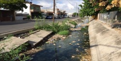 Con olor insoportable el canal pluvial en Infonavit Barrancos