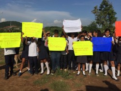 Piden justicia para maestros
