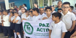 Primaria Héroes de Chapultepec recibe dotación de árboles