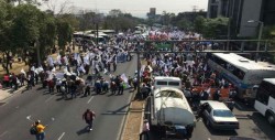 Campesinos bloquean Constituyentes