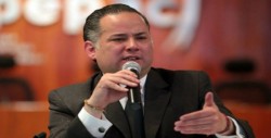 Santiago Nieto objeta remoción de FEPADE; cuenta problemas jurídicos